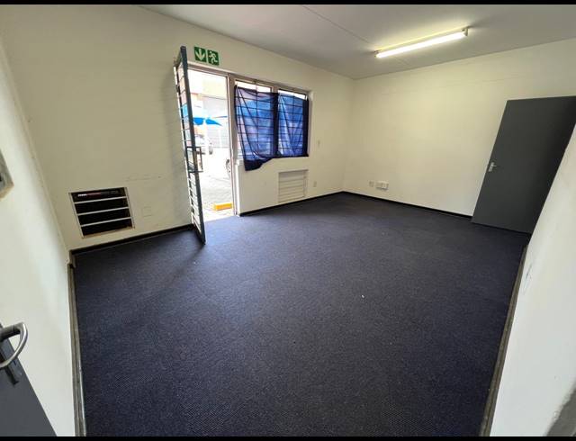 271M² WAREHOUSE TO LET IN STRIJDOMPARK